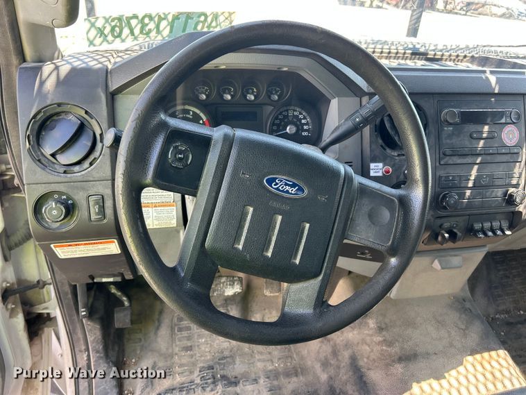 image for item YA2832 2016 Ford F550 Super Duty bucket truck