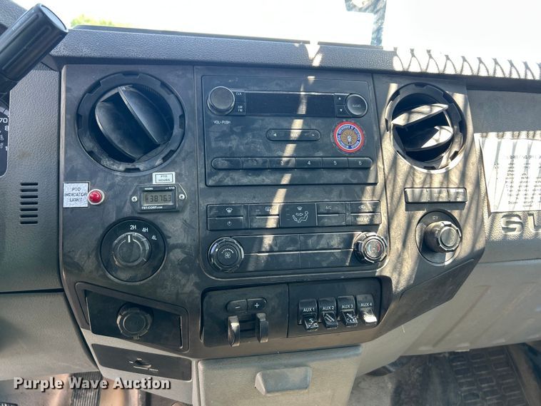 image for item YA2832 2016 Ford F550 Super Duty bucket truck