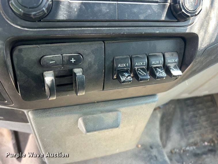 image for item YA2832 2016 Ford F550 Super Duty bucket truck