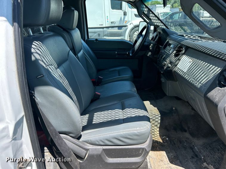 image for item YA2832 2016 Ford F550 Super Duty bucket truck