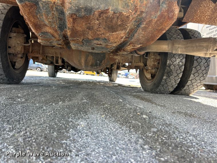 image for item YA2832 2016 Ford F550 Super Duty bucket truck