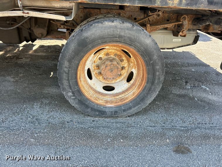 image for item YA2832 2016 Ford F550 Super Duty bucket truck