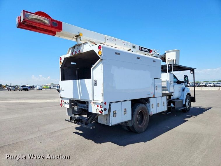 image for item YA2834 2017 Ford F750 Super Duty forestry bucket truck