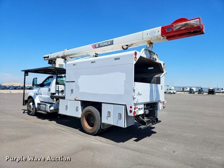 image for item YA2834 2017 Ford F750 Super Duty forestry bucket truck