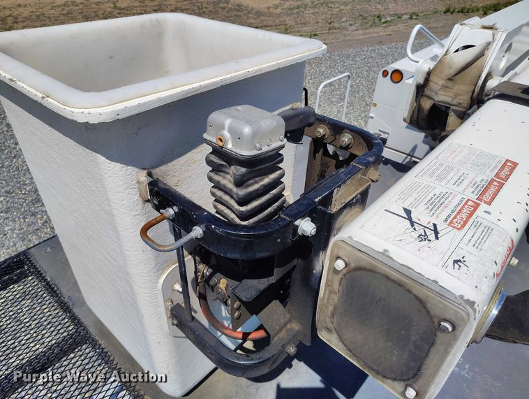 image for item YA2834 2017 Ford F750 Super Duty forestry bucket truck