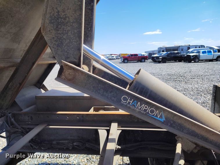 image for item YA2834 2017 Ford F750 Super Duty forestry bucket truck