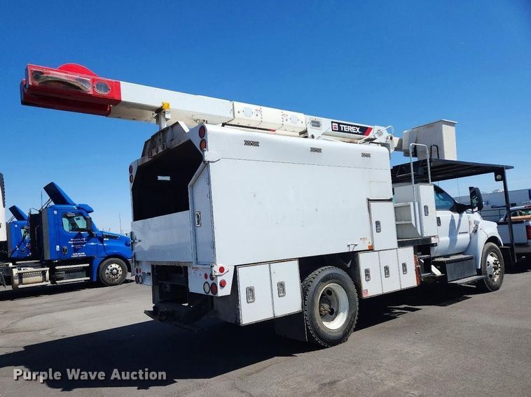image for item YA2835 2017 Ford F750 Super Duty forestry bucket truck