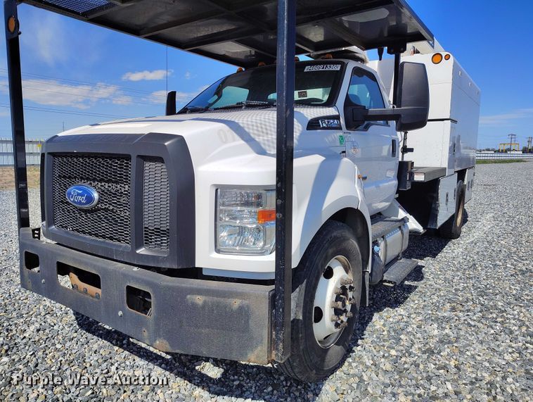 image for item YA2835 2017 Ford F750 Super Duty forestry bucket truck