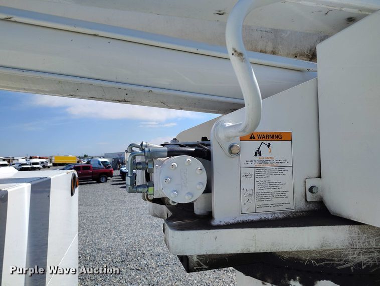 image for item YA2835 2017 Ford F750 Super Duty forestry bucket truck
