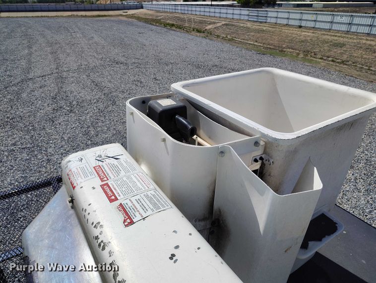 image for item YA2835 2017 Ford F750 Super Duty forestry bucket truck