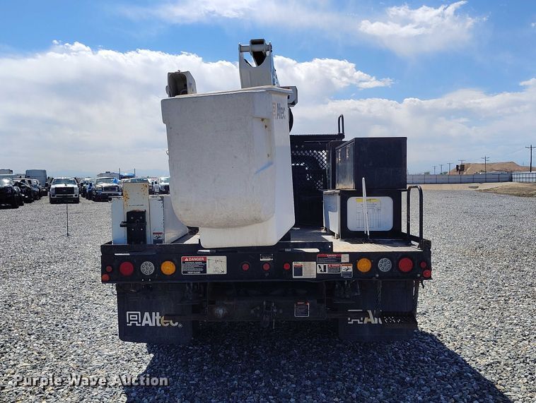 image for item YA2837 2016 Ford F550 Super Duty bucket truck