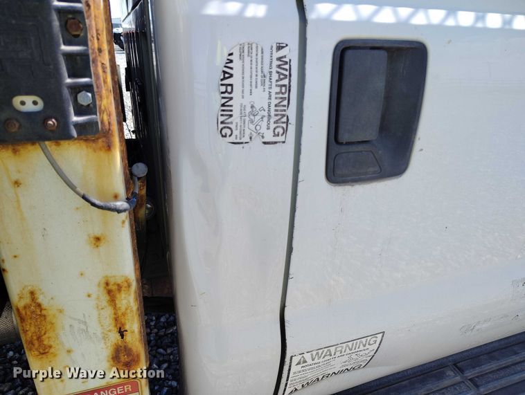 image for item YA2837 2016 Ford F550 Super Duty bucket truck
