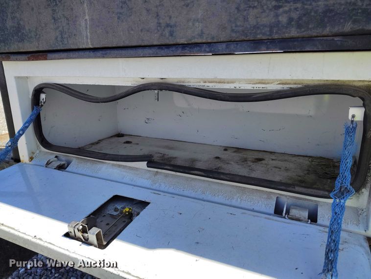 image for item YA2837 2016 Ford F550 Super Duty bucket truck