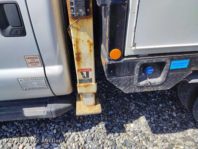 image for item YA2837 2016 Ford F550 Super Duty bucket truck