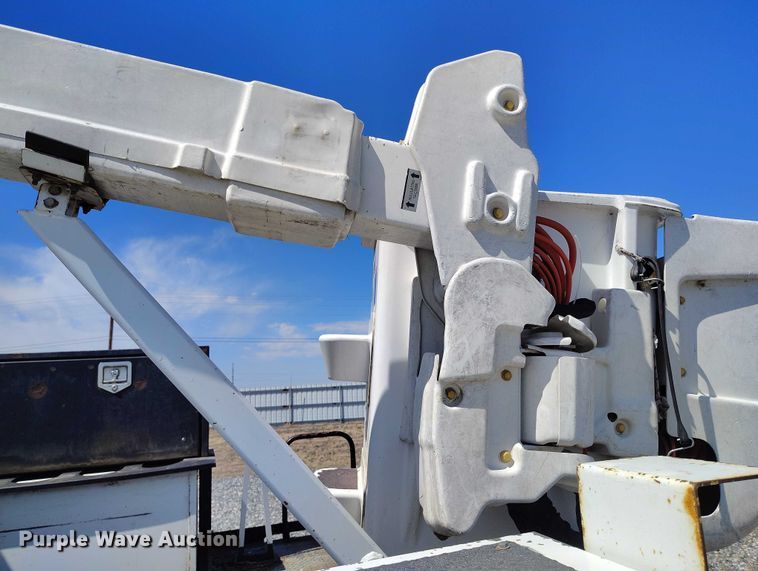 image for item YA2837 2016 Ford F550 Super Duty bucket truck