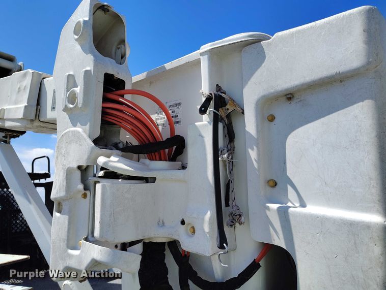 image for item YA2837 2016 Ford F550 Super Duty bucket truck