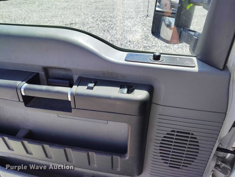 image for item YA2837 2016 Ford F550 Super Duty bucket truck