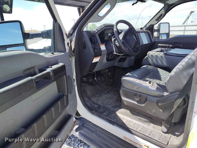 image for item YA2837 2016 Ford F550 Super Duty bucket truck