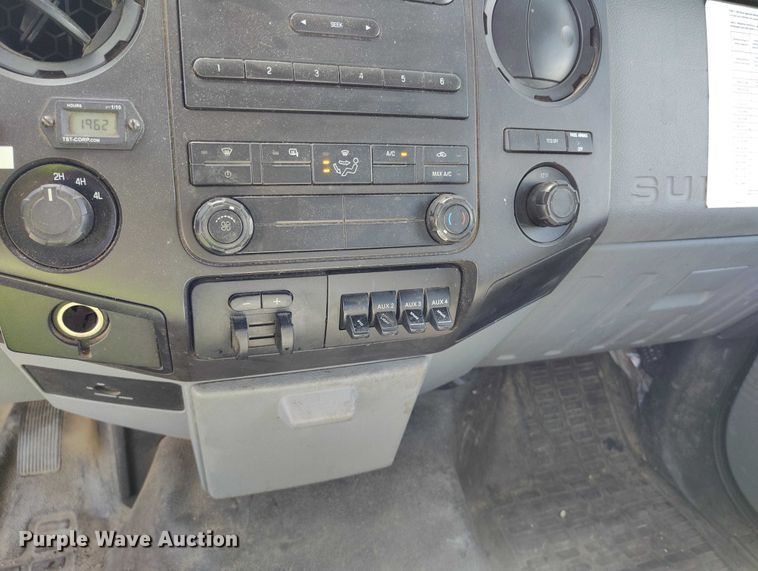 image for item YA2837 2016 Ford F550 Super Duty bucket truck