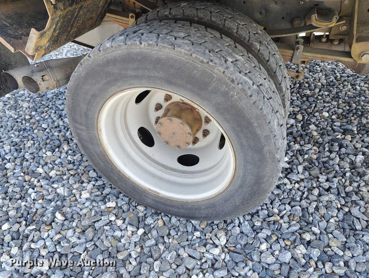 image for item YA2837 2016 Ford F550 Super Duty bucket truck
