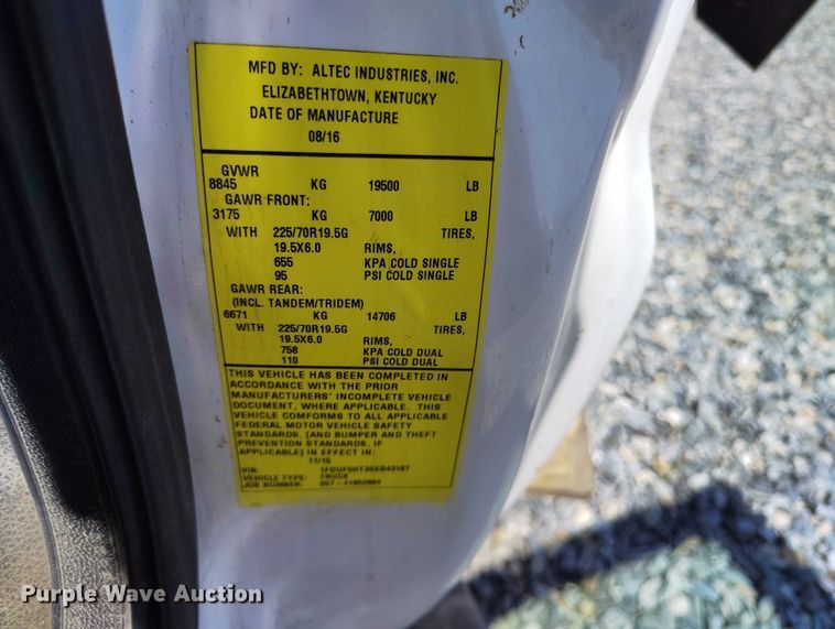 image for item YA2837 2016 Ford F550 Super Duty bucket truck
