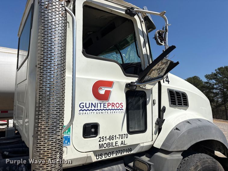 image for item YA2956 2020 Mack Granite volumetric concrete mixer truck