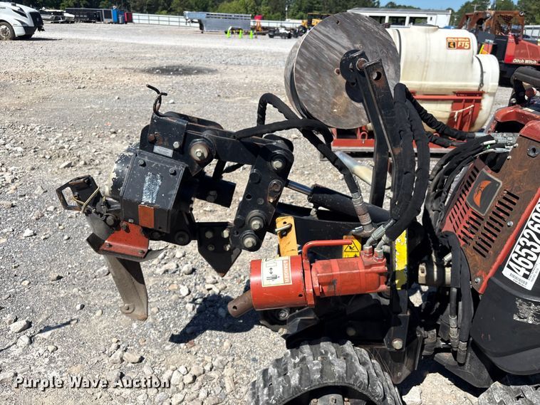 image for item YA3052 2015 Ditch Witch R300 cable plow