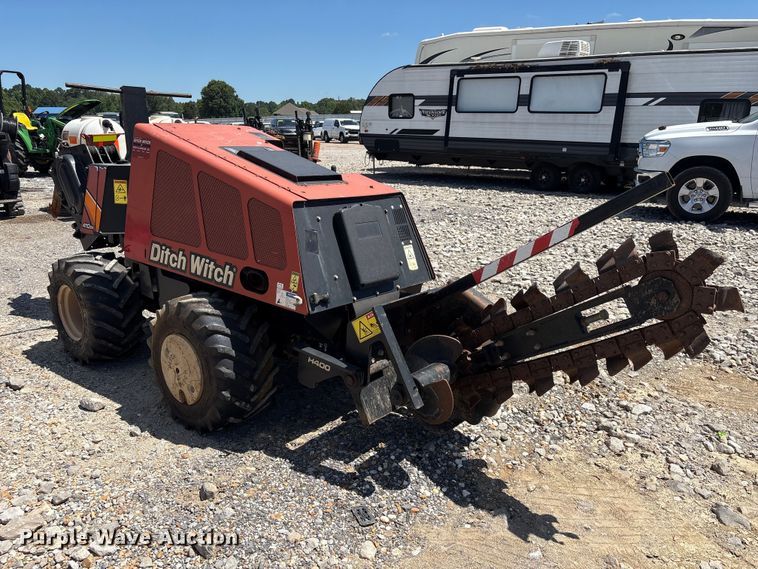image for item YA3053 2017 Ditch Witch 410SX trencher