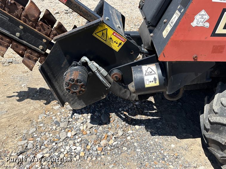 image for item YA3053 2017 Ditch Witch 410SX trencher