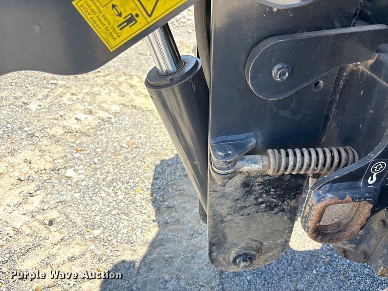 image for item YA3053 2017 Ditch Witch 410SX trencher