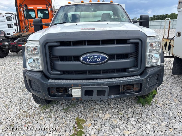image for item YA3112 2013 Ford F450 Super Duty  utility / service truck