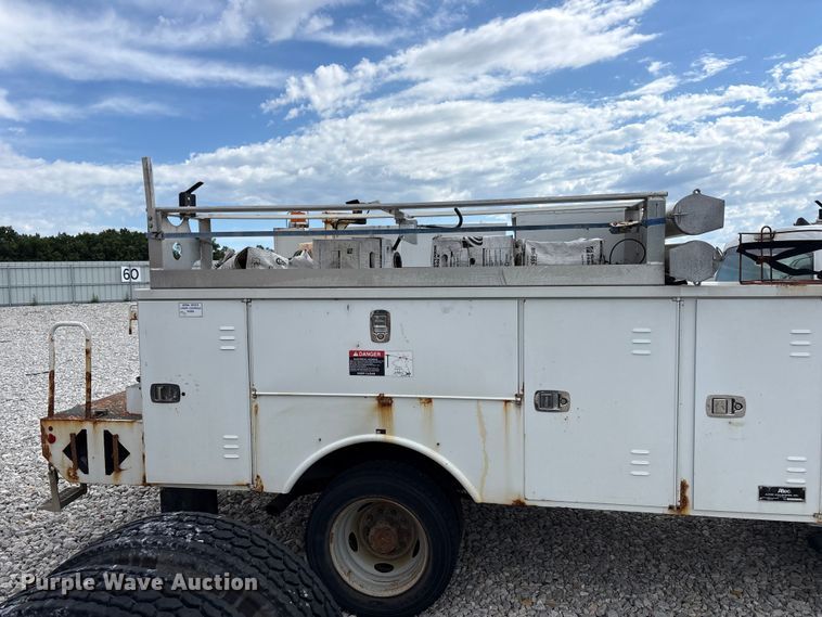image for item YA3112 2013 Ford F450 Super Duty  utility / service truck