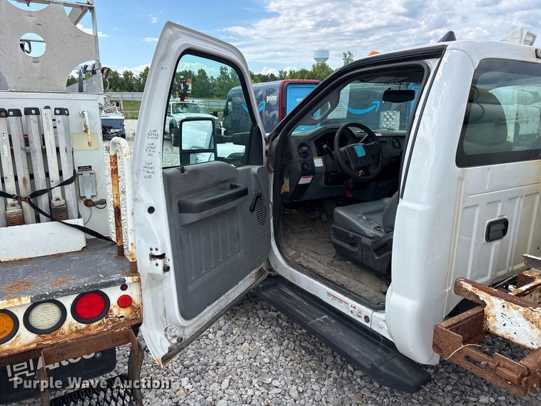 image for item YA3112 2013 Ford F450 Super Duty  utility / service truck
