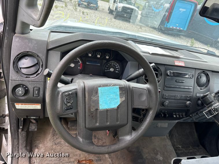 image for item YA3112 2013 Ford F450 Super Duty  utility / service truck