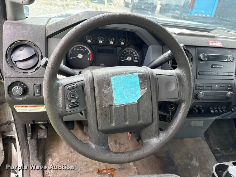 image for item YA3112 2013 Ford F450 Super Duty  utility / service truck