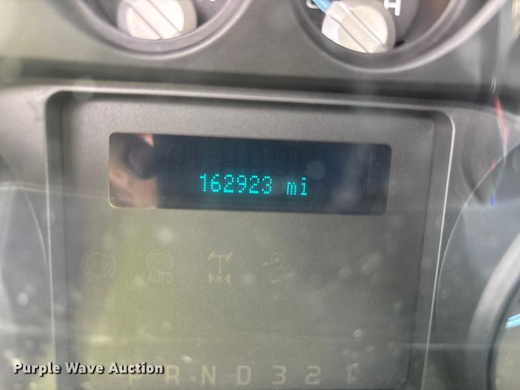 image for item YA3112 2013 Ford F450 Super Duty  utility / service truck