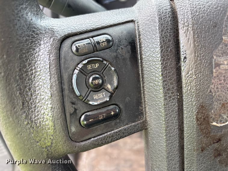 image for item YA3112 2013 Ford F450 Super Duty  utility / service truck