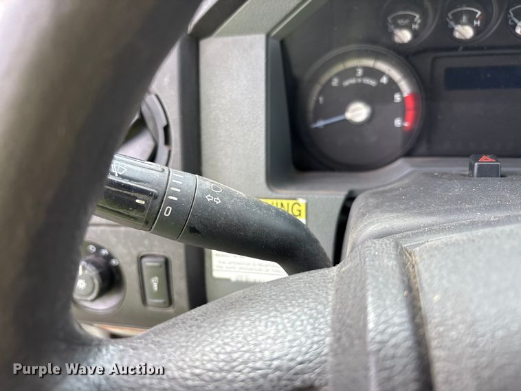 image for item YA3112 2013 Ford F450 Super Duty  utility / service truck