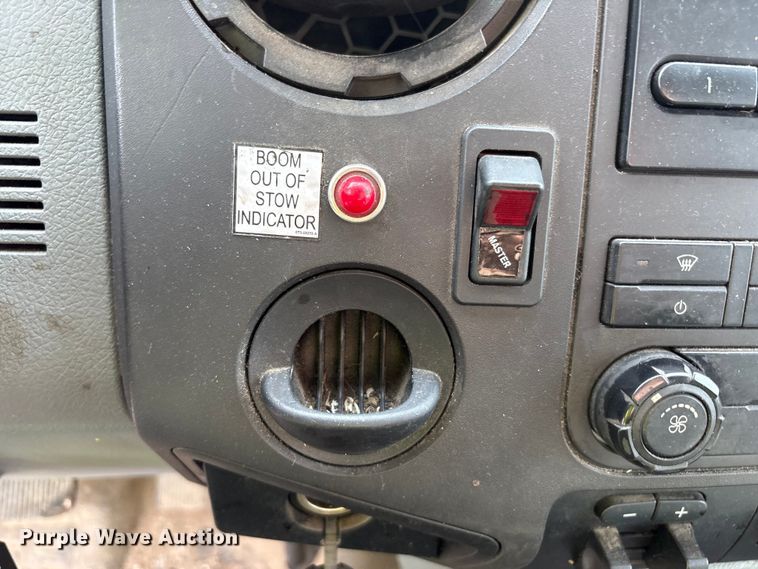 image for item YA3112 2013 Ford F450 Super Duty  utility / service truck