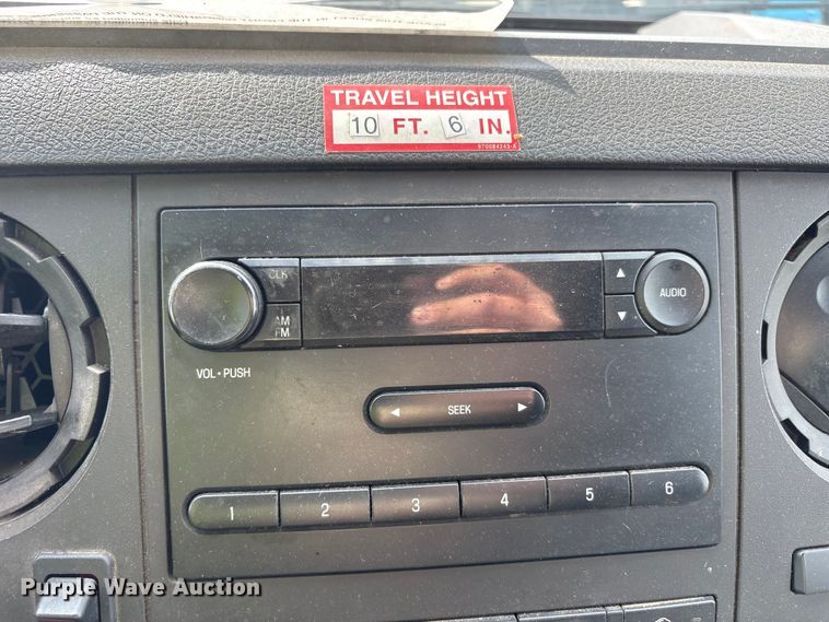 image for item YA3112 2013 Ford F450 Super Duty  utility / service truck