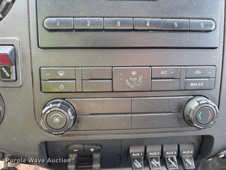 image for item YA3112 2013 Ford F450 Super Duty  utility / service truck