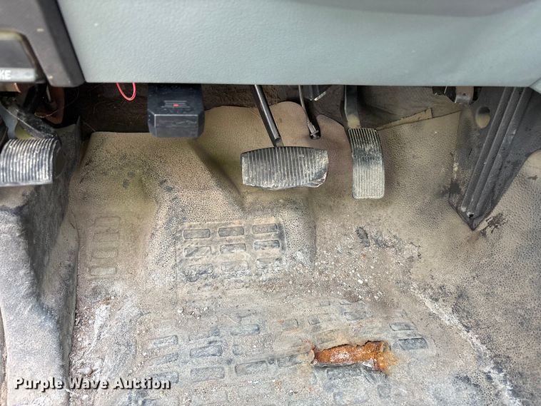 image for item YA3112 2013 Ford F450 Super Duty  utility / service truck