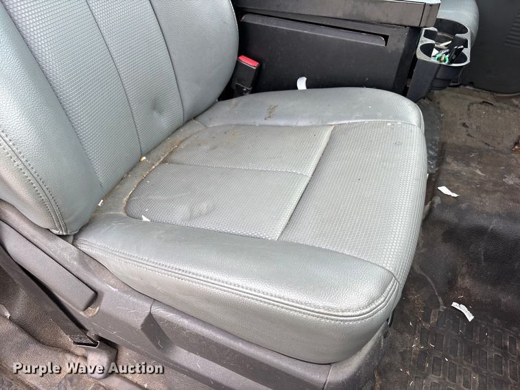 image for item YA3112 2013 Ford F450 Super Duty  utility / service truck