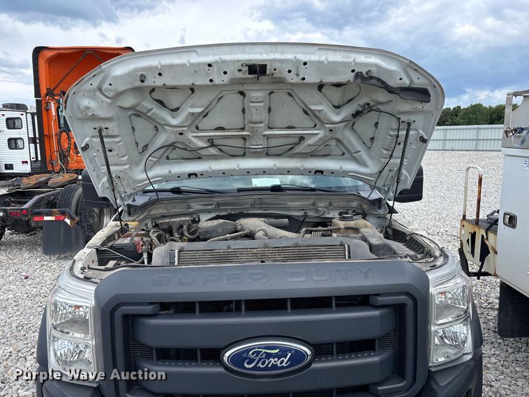 image for item YA3112 2013 Ford F450 Super Duty  utility / service truck