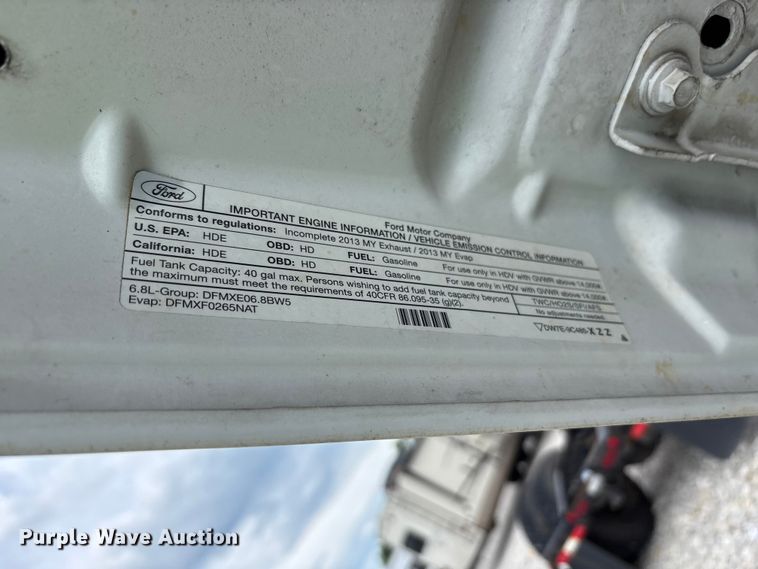 image for item YA3112 2013 Ford F450 Super Duty  utility / service truck