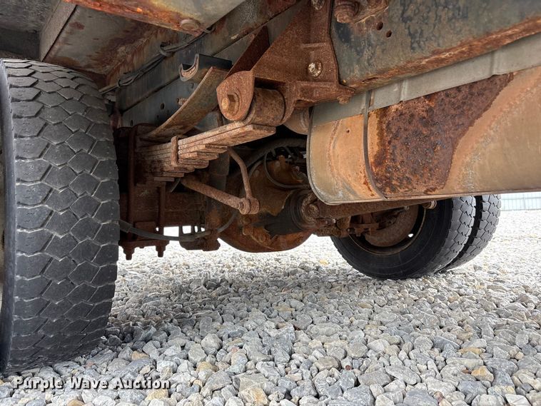image for item YA3112 2013 Ford F450 Super Duty  utility / service truck