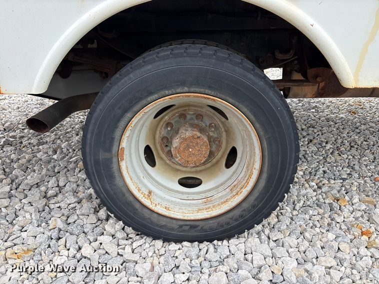 image for item YA3112 2013 Ford F450 Super Duty  utility / service truck