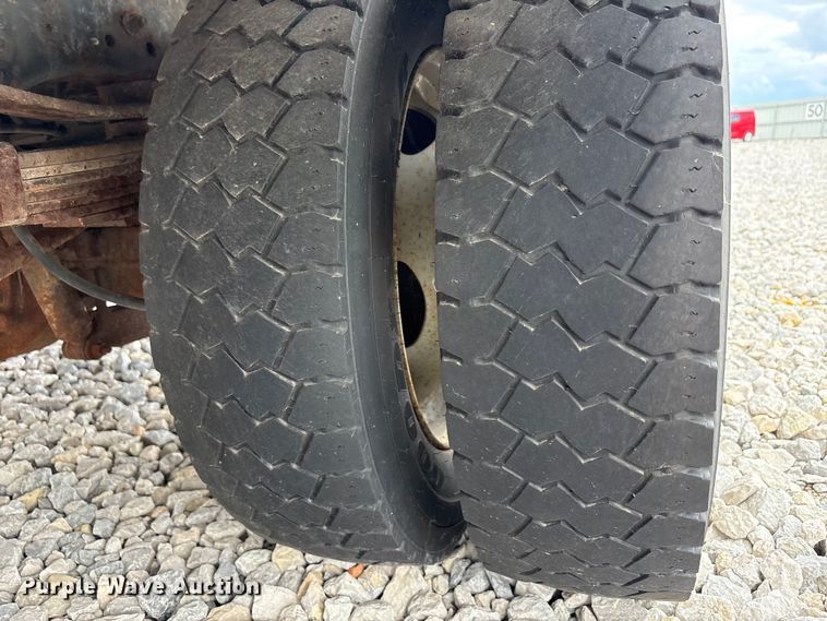 image for item YA3112 2013 Ford F450 Super Duty  utility / service truck