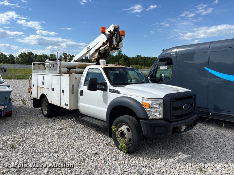 image for item YA3113 2013 Ford F450 Super Duty bucket truck