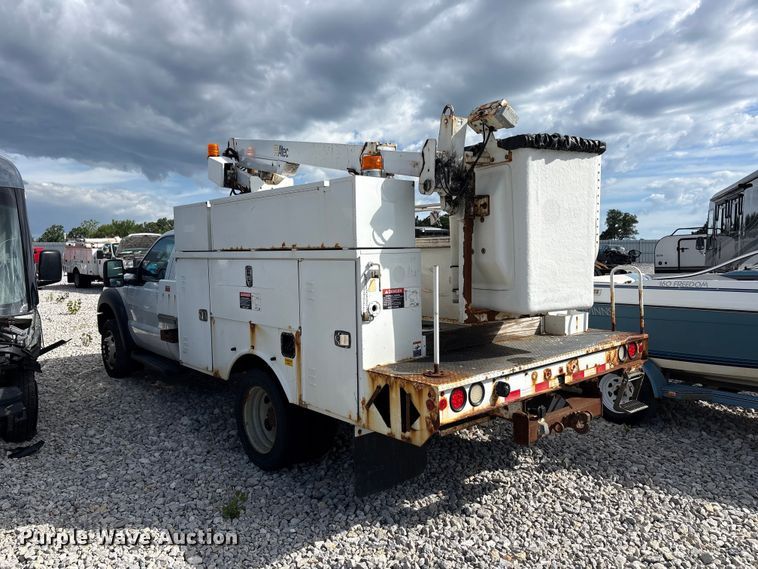 image for item YA3113 2013 Ford F450 Super Duty bucket truck